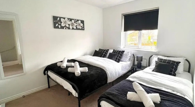 Modern 3 BR House for Contractors