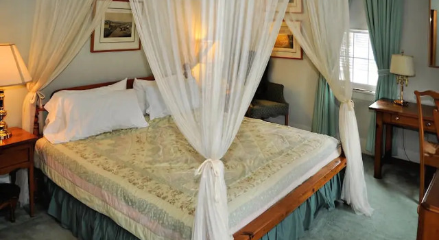 Ligonier Country Inn, Book Hotel Ligonier Pennsylvania