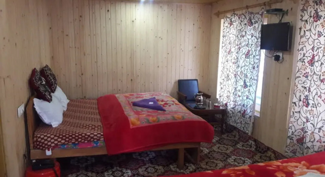 Hotel Bright Palace, Забронировать Отель Отели Пахалгам с бассейном, Бассейн