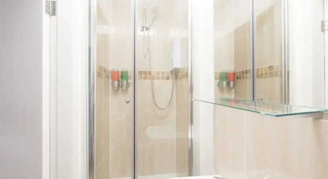 Студия Economy Victoria House Apartments