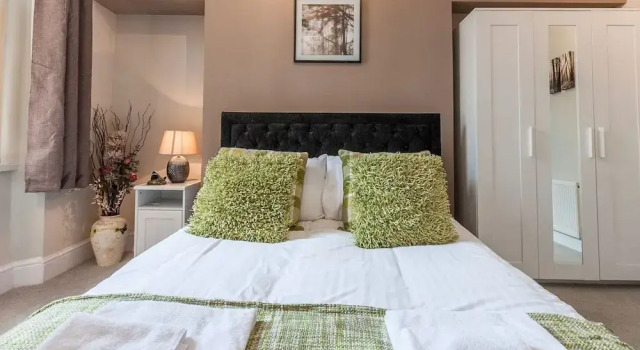 Posh Holiday Home in Plymouth near Royal William Yard, Забронировать Отель Отели Англии 3 звезды, 3*