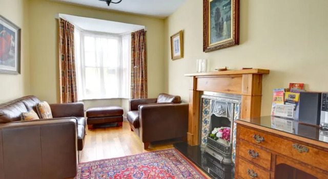 Vintage Holiday Home in Tenby With Garden