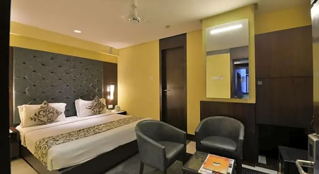 Номер Deluxe Hotel The Golden Oak Central by Citrus Prime