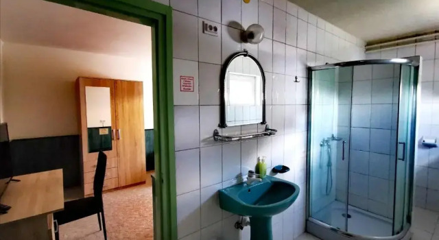 Четырёхместный номер Standard KOMPLEX -Rendezvénytermek-Panzió-Apartman-Irodák