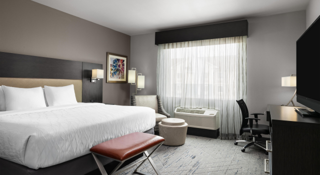 Двухместный люкс с балконом Best Western Plus Executive Residency Baytown