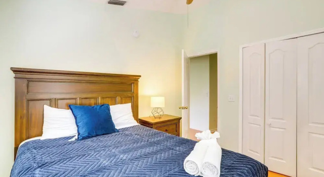 4 Mi to Beaches: Alluring Largo Hideaway!, Buchen Sie Ferienhaus Largo Pinellas County