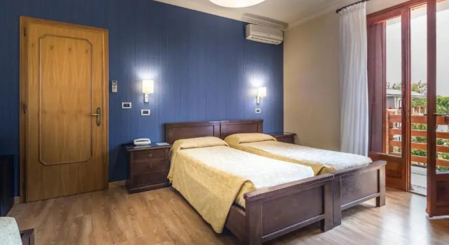 Трёхместный номер Standard с видом на город Hotel Capanna dOro