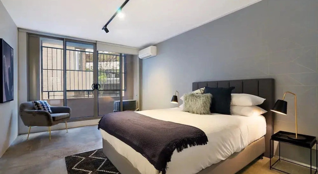 Central 1-bedroom Apartment With City Views, Забронировать Апартаменты/квартира Сидней Sydney Region, рядом с Театр Капитоль