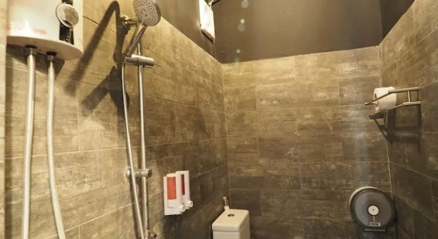 Кровать в общем номере с балконом Zent & Bao Hostel