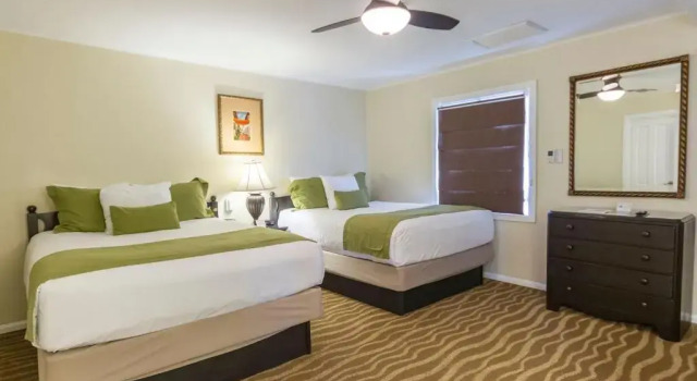 Студия Coast Village Inn