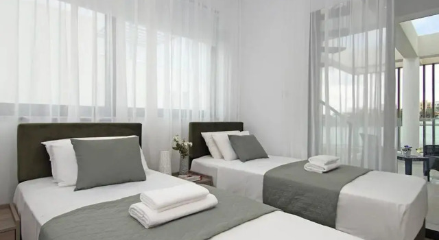 Villa Queen Valeria, Забронировать Отель Отели Паралимни 3 звезды, 3*