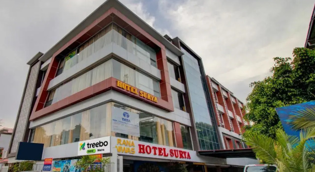 Capital O  76872 Hotel Maira, Rezerwuj Hotel Hotele w Uttarakhand z basenem, Basen