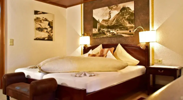 Номер Deluxe Hotel Jagdhaus Monzabon