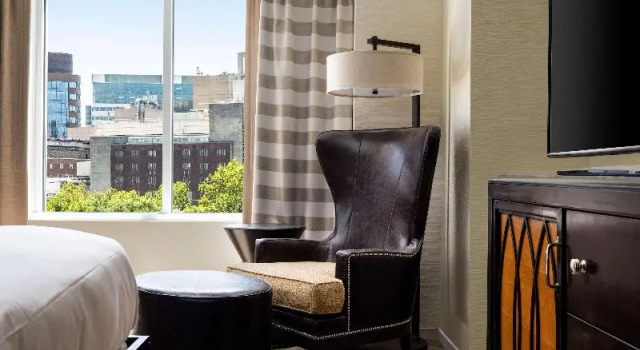 Шестиместный номер Standard The Inn at Penn, A Hilton Hotel