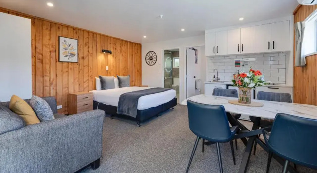 Семейная студия Archway Motels & Chalets