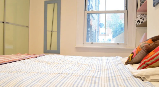 Shepherd's Bush 2 Bedroom Flat With Garden