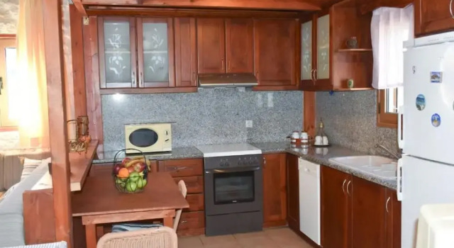 Zaros Traditional House - Private Hot Tub Retreat, Забронировать Дом для отпуска Коттеджи Центрального Крита, Коттедж