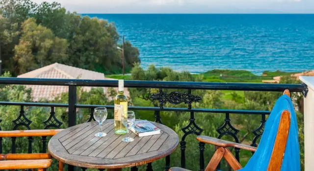 Апартаменты Kavos Psarou Studios & Apartments