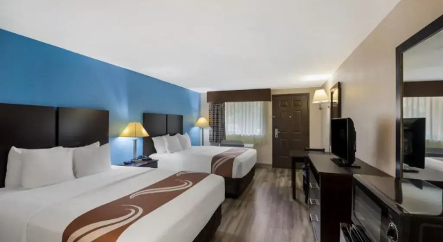 Четырёхместный номер Standard Quality Inn & Suites Round Rock