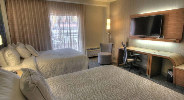 Courtyard by Marriott Gatlinburg Downtown, Забронировать Отель Гатлинберг Great Smoky Mountains National Park