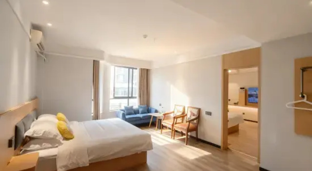 Люкс Premier с 2 комнатами Lequ Zhixuan Hotel (Guanghan Night Market North Railway Station)