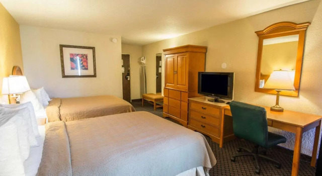 Четырёхместный номер Standard Quality Inn Downtown Stuart