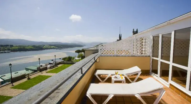 Двухместный номер Standard с балконом Parador de Ribadeo