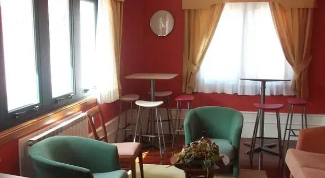 Val De Serantes, Prenota Hotel Ferrol 