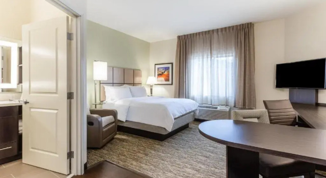 Люкс Candlewood Suites - Davenport by IHG