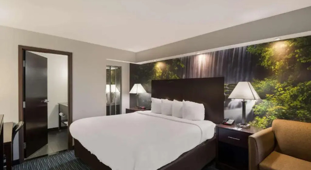 Номер Standard Clarion Pointe Syracuse Downtown