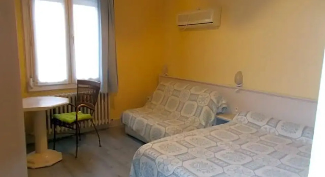 auberge de l arrivée, Rezerwuj Hostel  