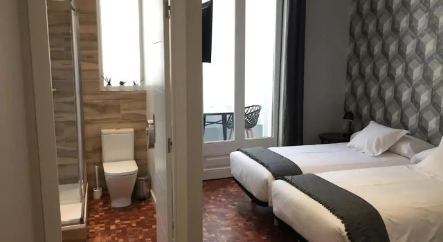 Трёхместный номер Standard Hip Karma Hostel