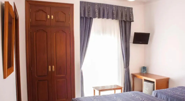 HOTEL Guadalupe, Забронировать Отель Чипиона Коста-де-ла-Лус, рядом с Playa Micaela