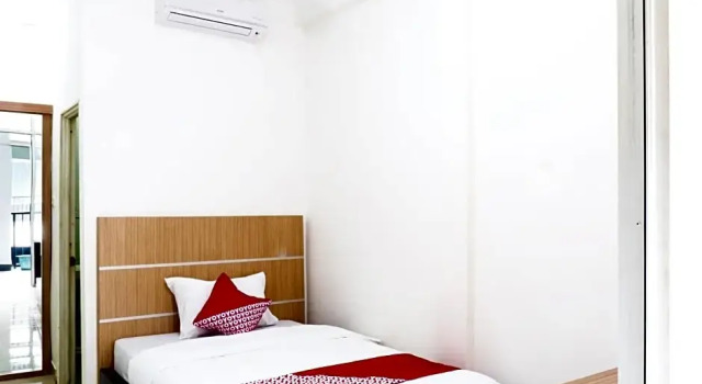 Standard chambre OYO 617 Sukaraja Residence Syariah