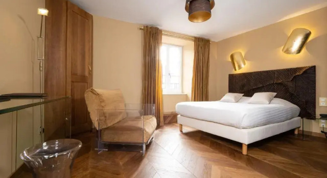 Полулюкс Demeures & Châteaux Auberge de la Tour - Hôtel & Restaurants - Marcolès Auvergne