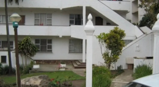 Strandloper 3, Забронировать Отель Маргит Durban South Coast
