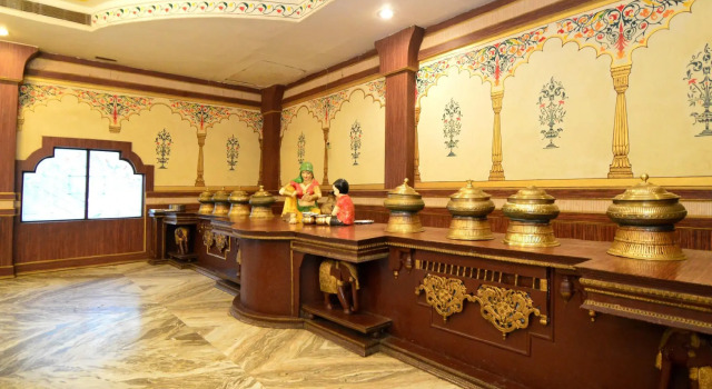 Chokhi Dhani Indore-The Ethnic Village Resort, Забронировать Курортный отель Отели штата Махараштры 3 звезды, 3*