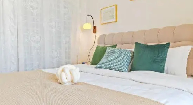 Трёхместный люкс с 2 комнатами с видом на море Dongshan Nuan. Island Design Seaview Beautiful Suites