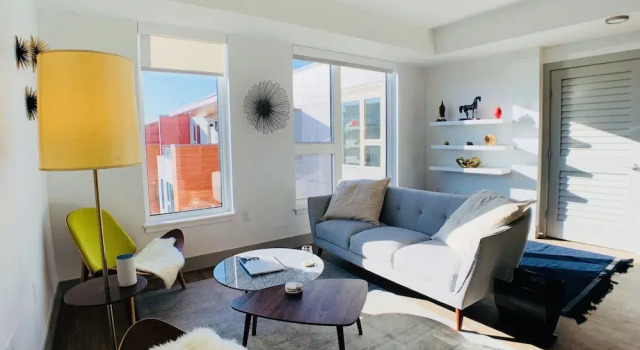 Top Floor with Amazing Views, Забронировать Отель Киркленд штат Вашингтон