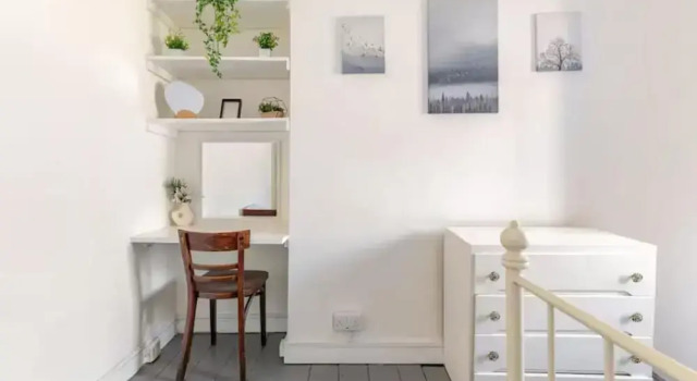 Апартаменты Camden 3-bed, Sleeps 6, 1 Min to Tube & Parking
