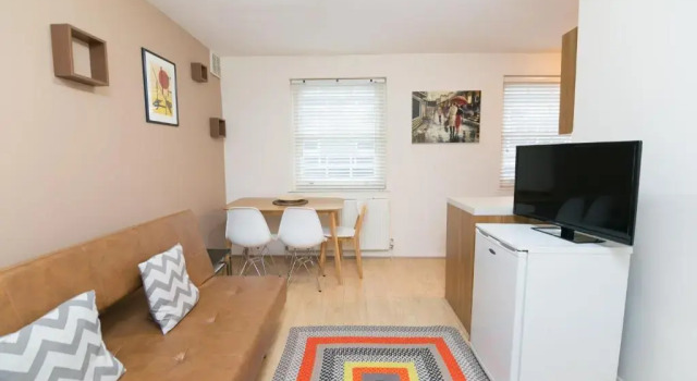 Апартаменты Maple Street Apartments
