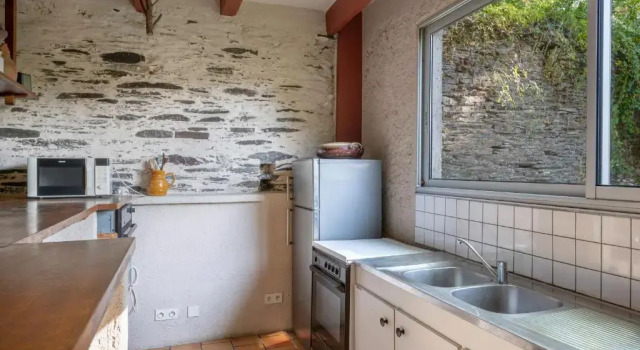 Charmante maison dans un ecrin de verdure a Rochefort en Terre, Rezerwuj Hotel  