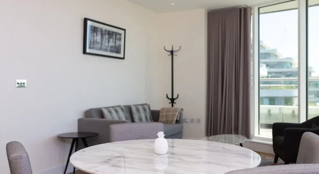 Modern 2 Bedroom Flat With Stunning Views
