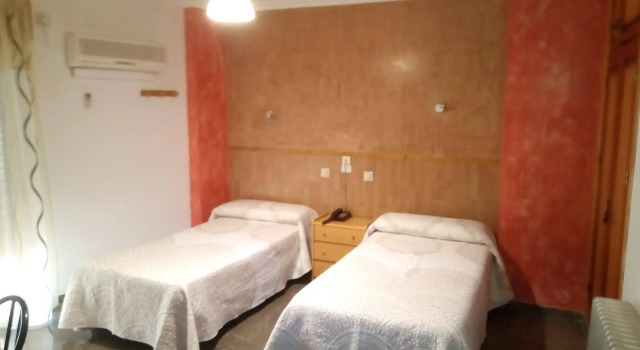 Hostal Manolete, Забронировать Отель Недорогие отели La Alpujarra, недорого