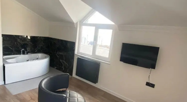 Номер Deluxe Golden Life Suite