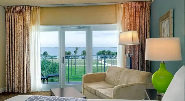 Двухместный номер Superior с балконом и с видом на залив Safety Harbor Resort & Spa Trademark Collection by Wyndham