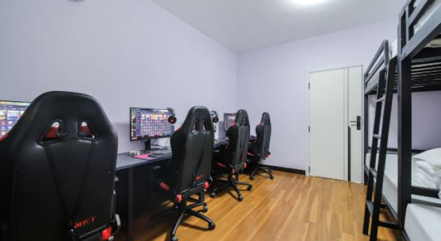 Кровать в общем номере Lemon E-sports Homestay (Zhengzhou East High-Speed Rail Station)