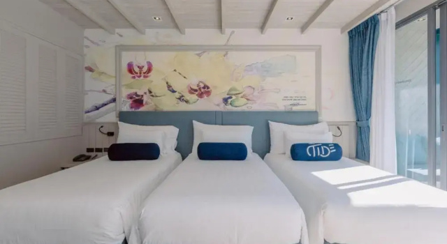 Трёхместный номер Deluxe Hotel Tide Phuket Beachfront