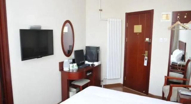 GreenTree Inn Beijing Shangdi East Anningzhuang Road Shell Hotel, Book Hotel Hotels in Shangdi with Parking, Parking