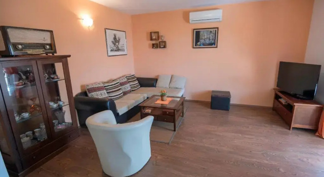 Villa Ana, Prenota Villa Hotel a Isole Quarnerine con parcheggio, Parcheggio